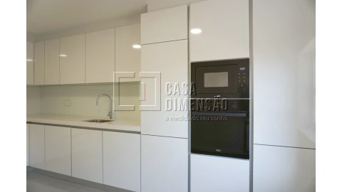 Apartamento T2 para Venda em Carnaxide e Queijas