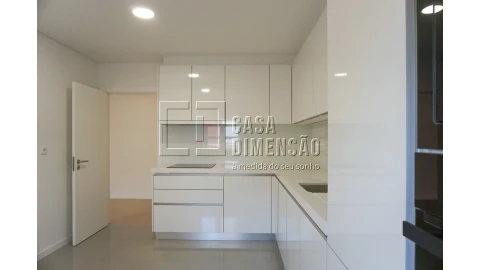 Apartamento T2 para Venda em Carnaxide e Queijas