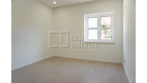 Apartamento T2 para Venda em Carnaxide e Queijas