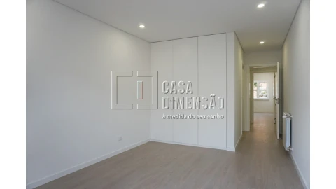 Apartamento T2 para Venda em Carnaxide e Queijas