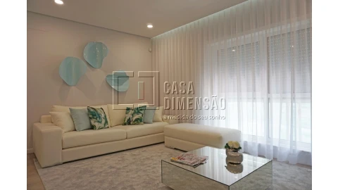Apartamento T2 para Venda em Carnaxide e Queijas