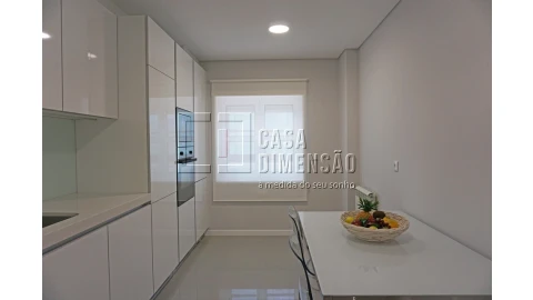Apartamento T2 para Venda em Carnaxide e Queijas