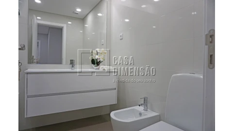 Apartamento T2 para Venda em Carnaxide e Queijas
