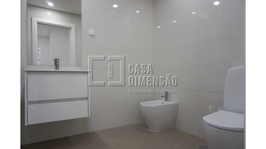 Apartamento T2 para Venda em Carnaxide e Queijas Foto 19