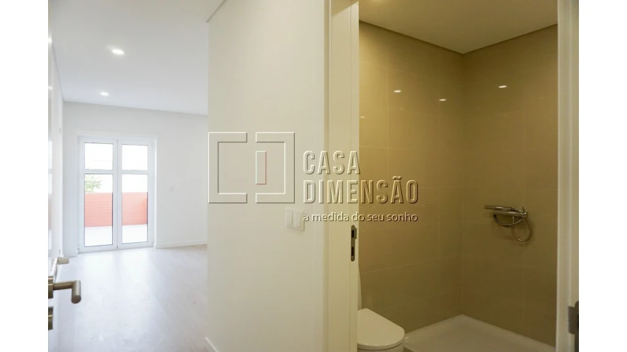 Apartamento T2 para Venda em Carnaxide e Queijas Foto 24