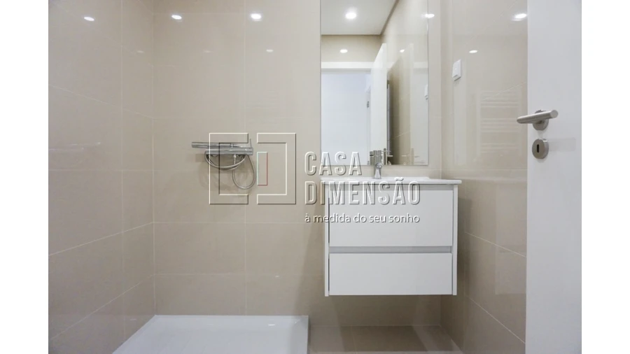 Apartamento T2 para Venda em Carnaxide e Queijas Foto 29