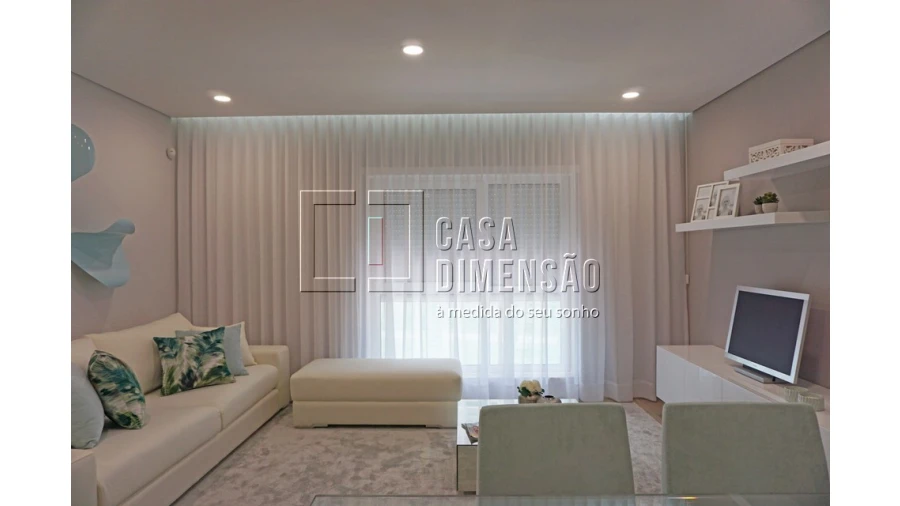 Apartamento T2 para Venda em Carnaxide e Queijas Foto 37