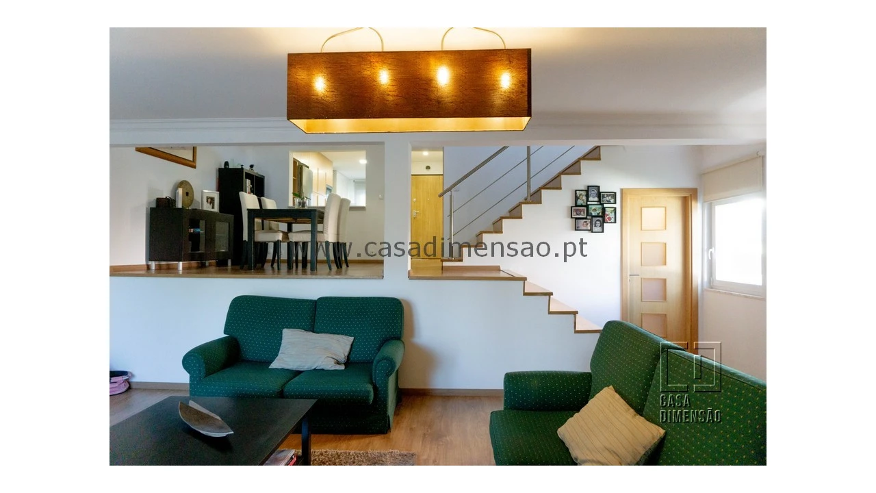 Moradia T4 para Venda em Barcarena Foto 5