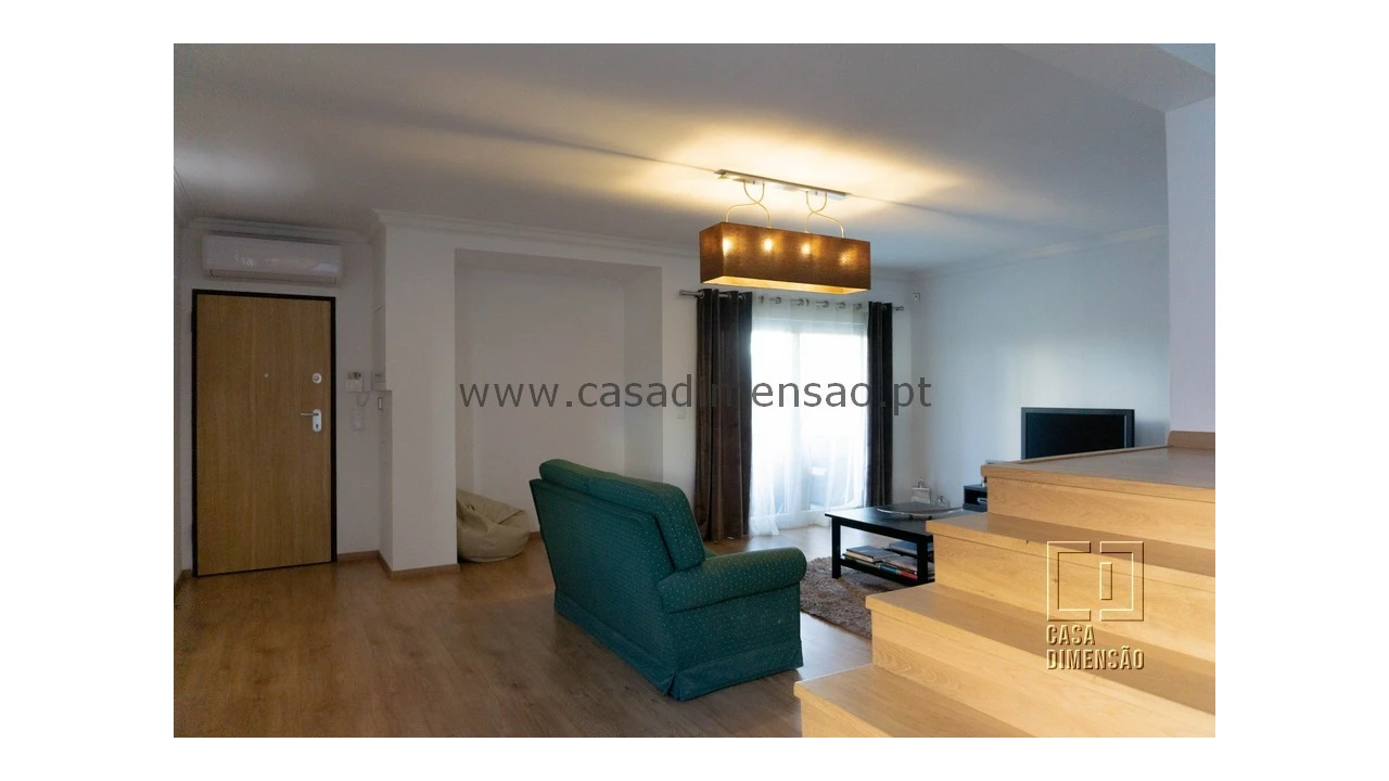 Moradia T4 para Venda em Barcarena Foto 9