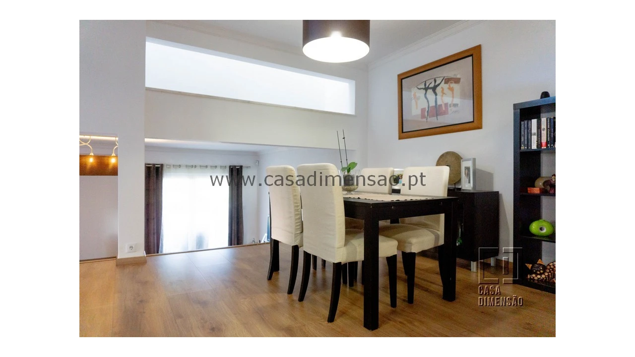 Moradia T4 para Venda em Barcarena Foto 13