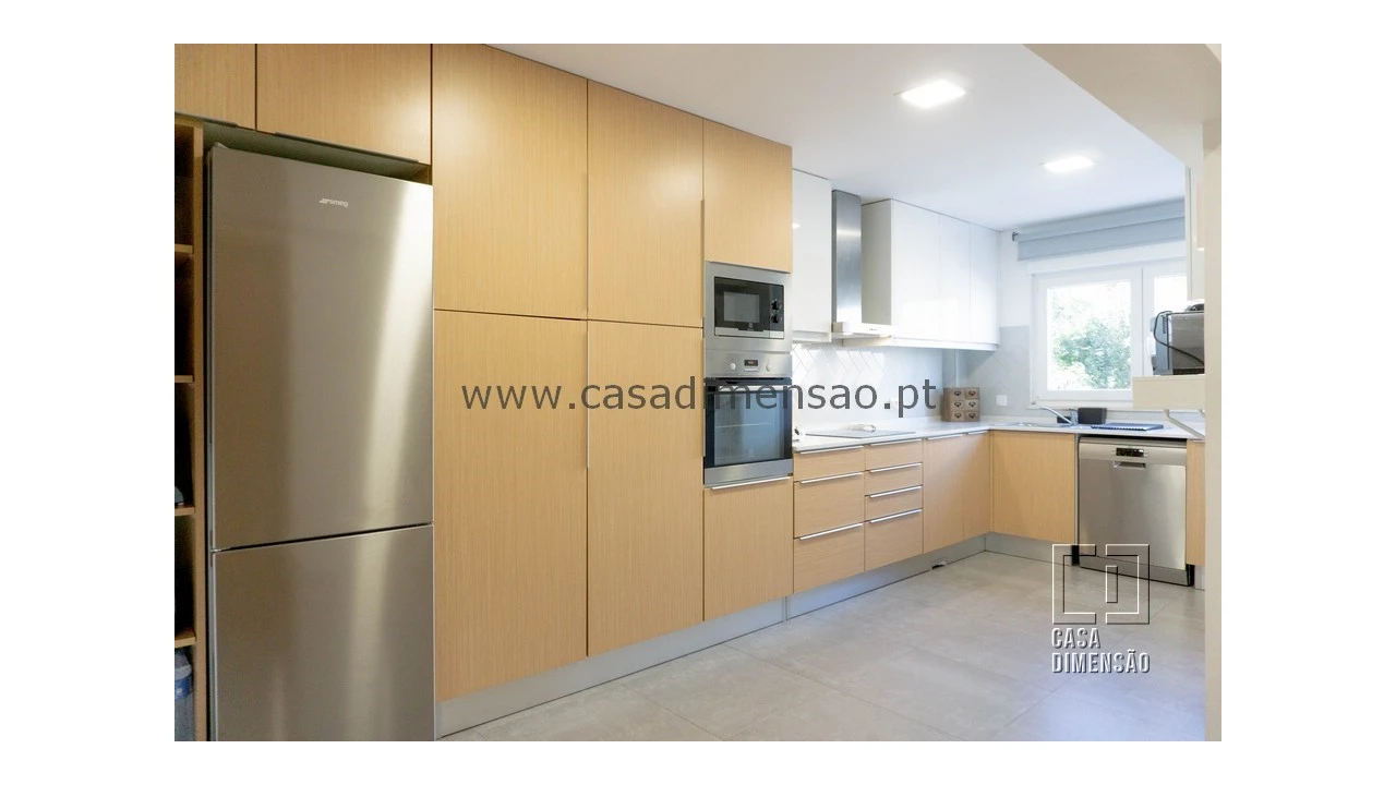 Moradia T4 para Venda em Barcarena Foto 16