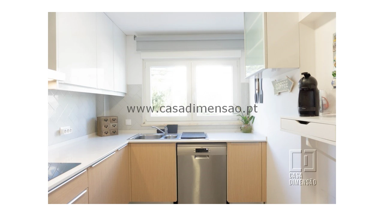 Moradia T4 para Venda em Barcarena Foto 18