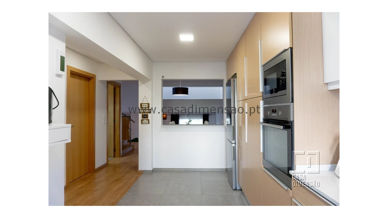 Moradia T4 para Venda em Barcarena Foto 19