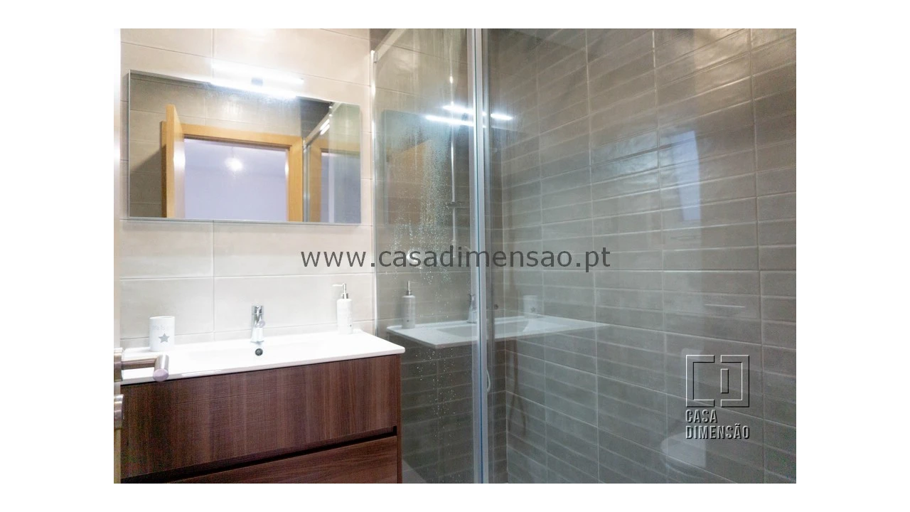 Moradia T4 para Venda em Barcarena Foto 44