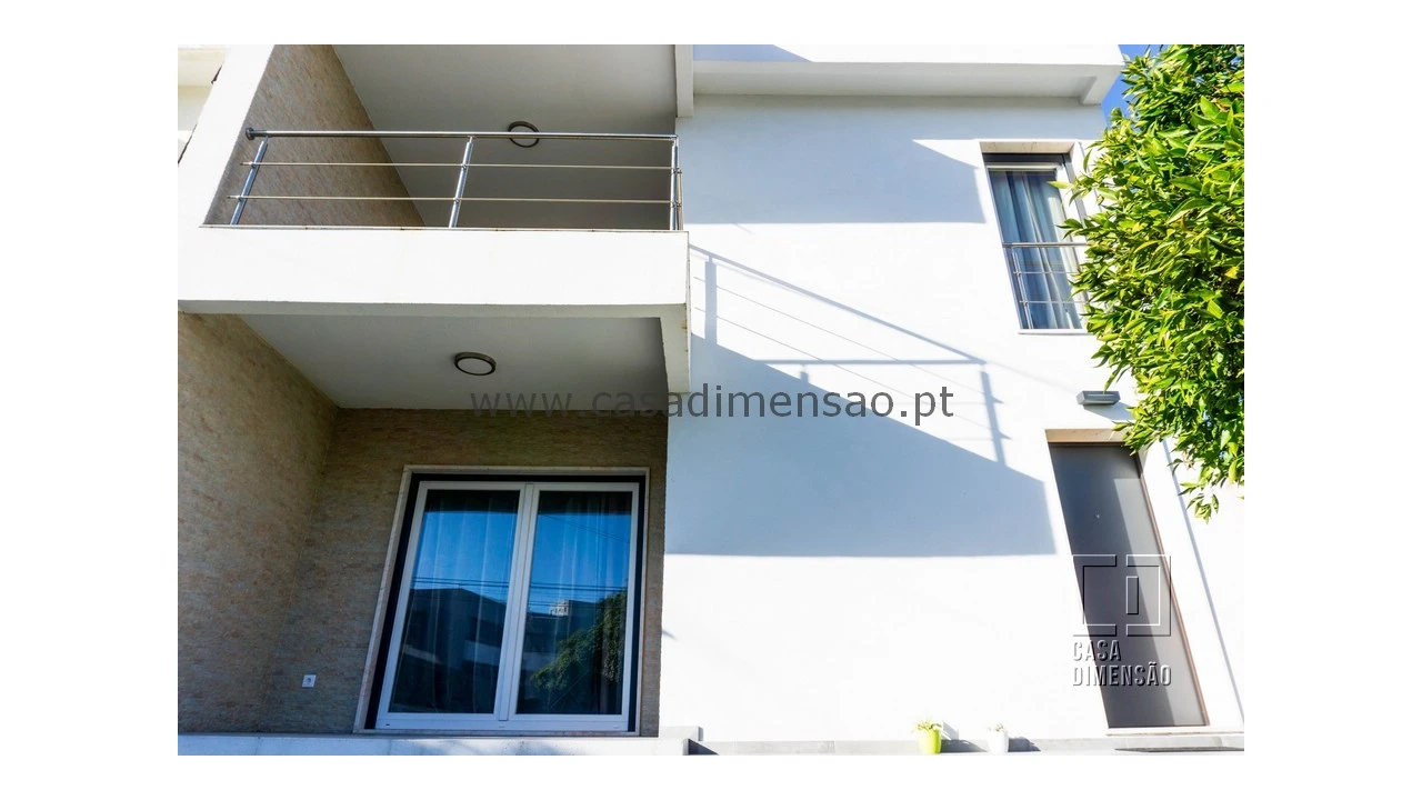 Moradia T4 para Venda em Barcarena Foto 47