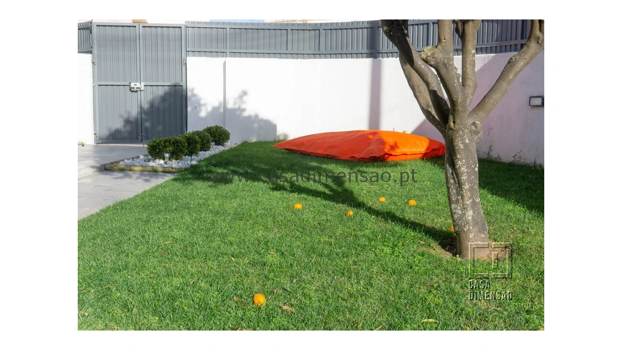 Moradia T4 para Venda em Barcarena Foto 50