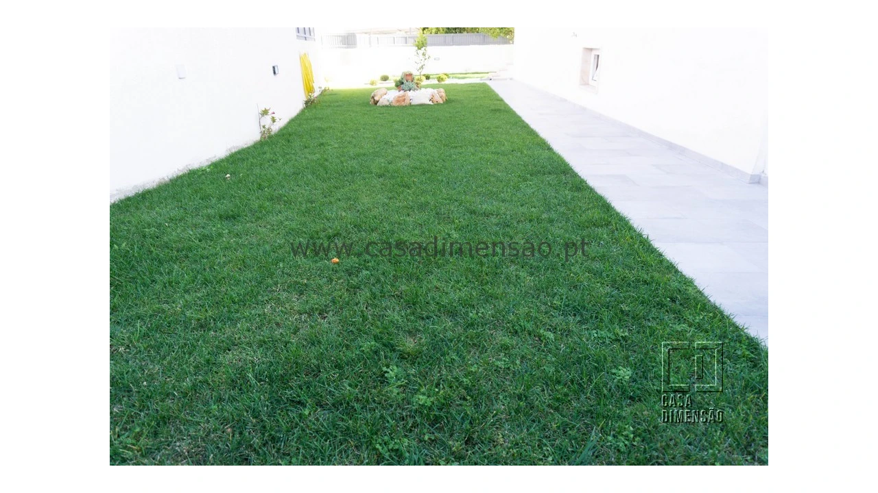 Moradia T4 para Venda em Barcarena Foto 55