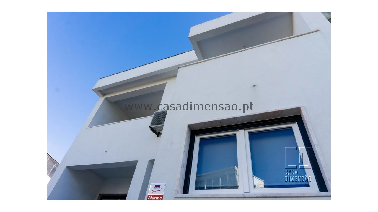 Moradia T4 para Venda em Barcarena Foto 57