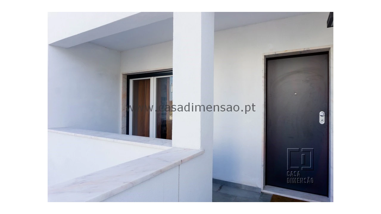Moradia T4 para Venda em Barcarena Foto 58