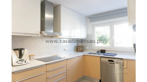 Moradia T4 para Venda em Barcarena