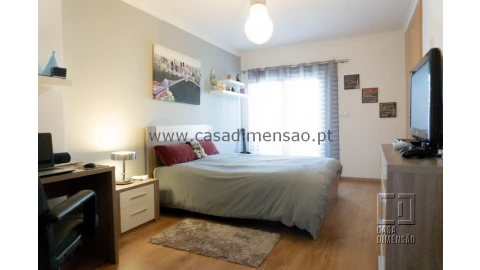 Moradia T4 para Venda em Barcarena