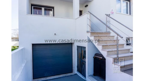 Moradia T4 para Venda em Barcarena