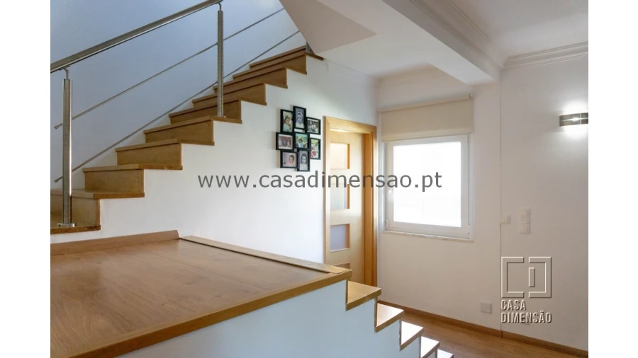 Moradia T4 para Venda em Barcarena Foto 10