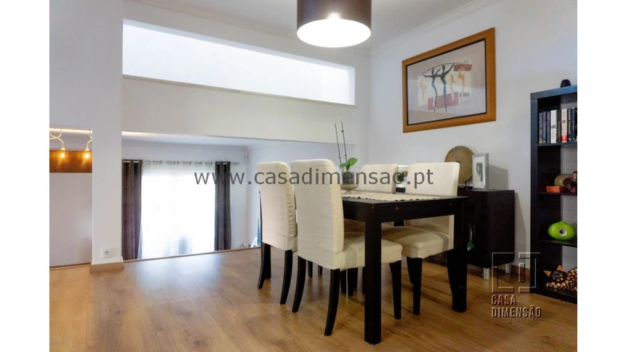 Moradia T4 para Venda em Barcarena Foto 13