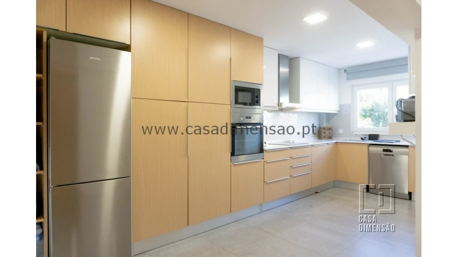 Moradia T4 para Venda em Barcarena Foto 16