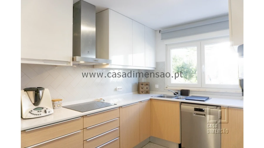 Moradia T4 para Venda em Barcarena Foto 17