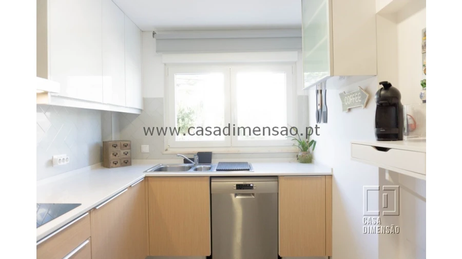 Moradia T4 para Venda em Barcarena Foto 18