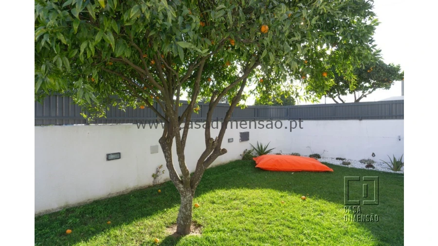 Moradia T4 para Venda em Barcarena Foto 52