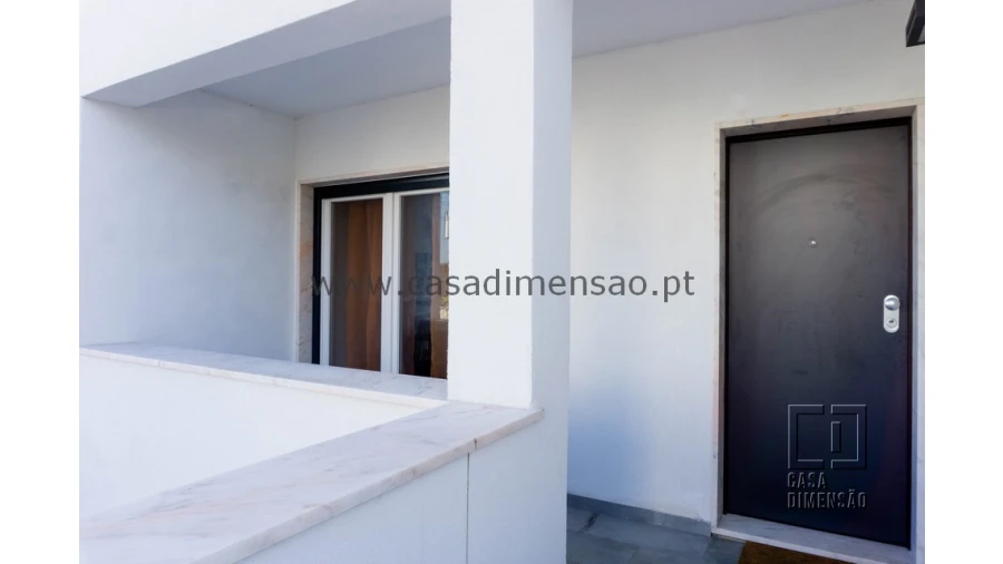 Moradia T4 para Venda em Barcarena Foto 58