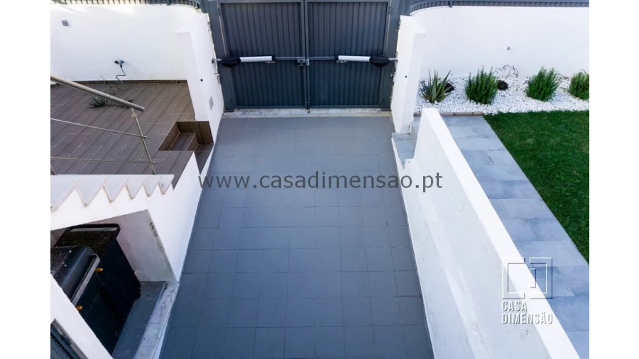 Moradia T4 para Venda em Barcarena Foto 59