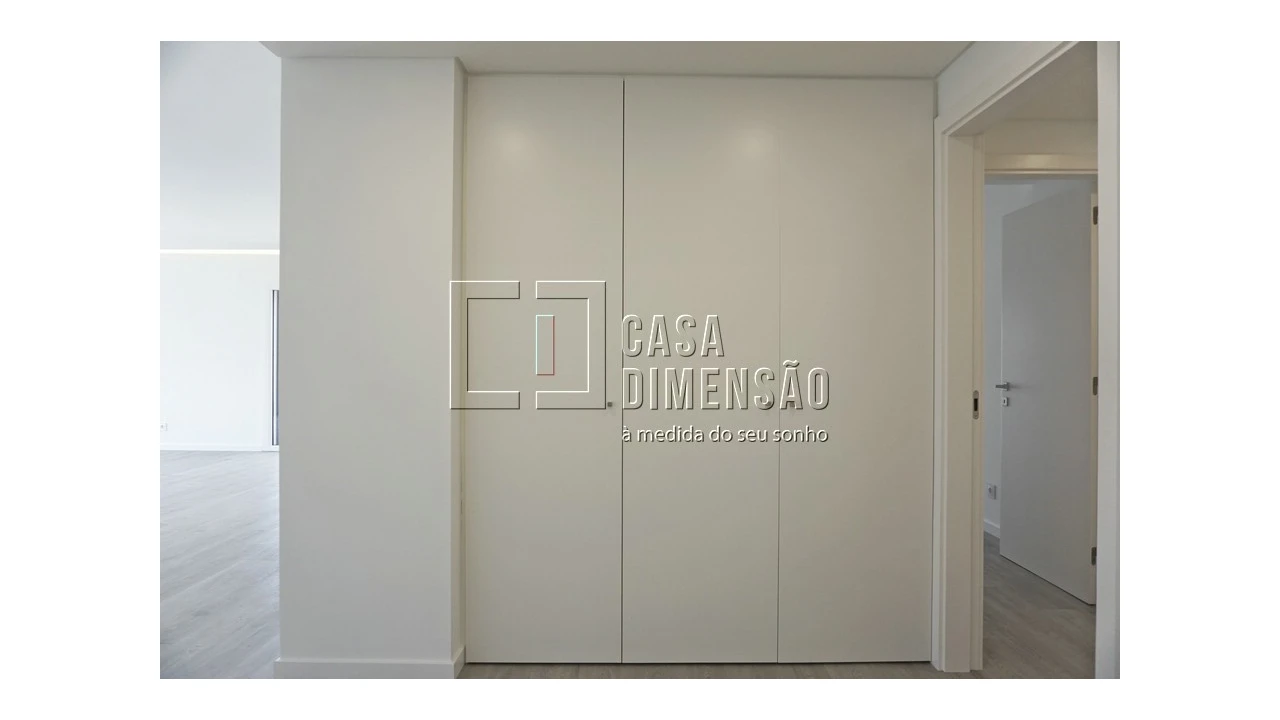 Apartamento T2 para Venda em Porto Salvo Foto 3