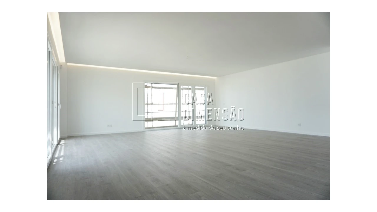 Apartamento T2 para Venda em Porto Salvo Foto 9