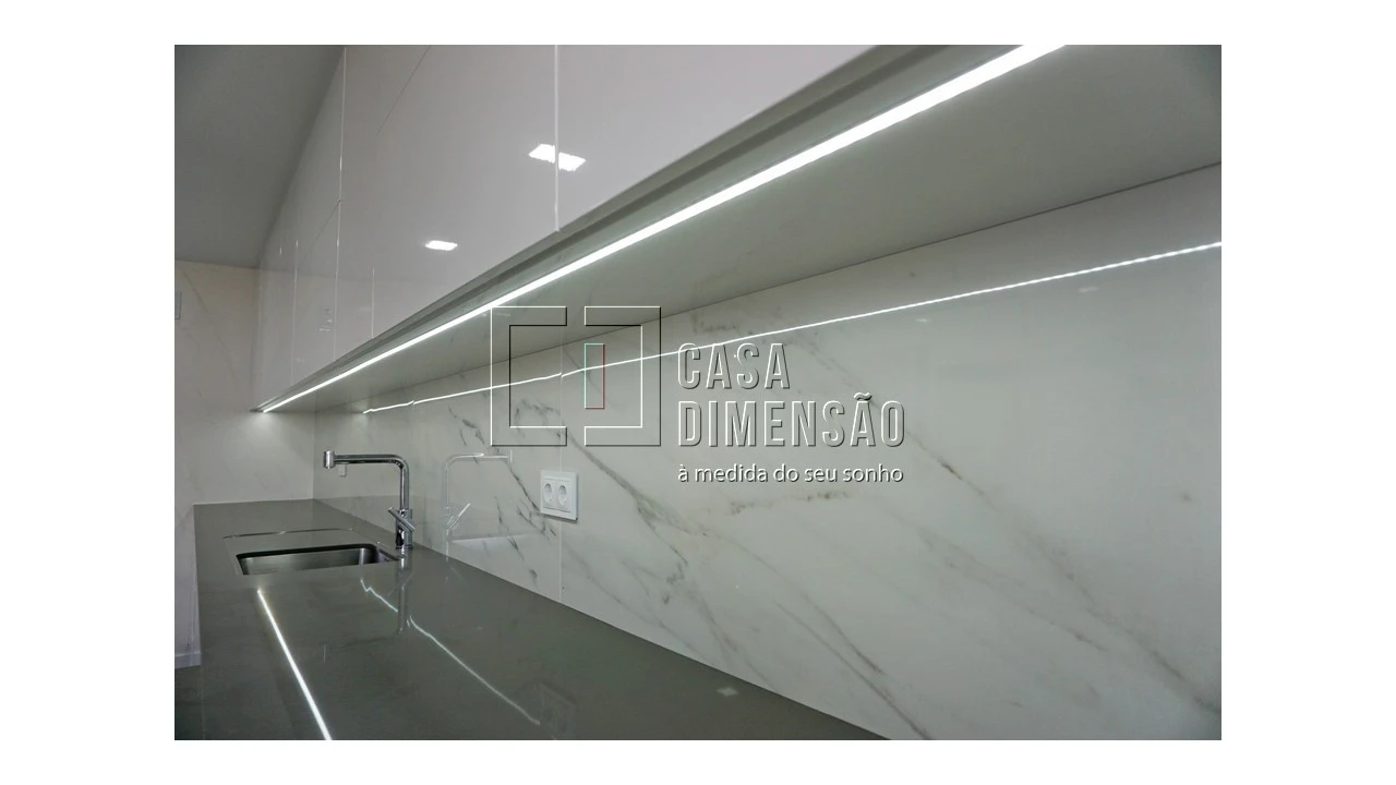 Apartamento T2 para Venda em Porto Salvo Foto 23