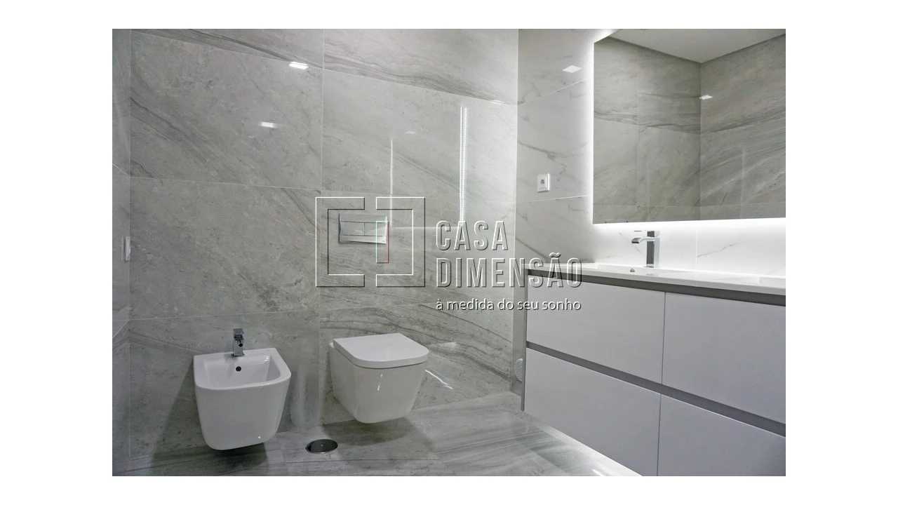 Apartamento T2 para Venda em Porto Salvo Foto 42