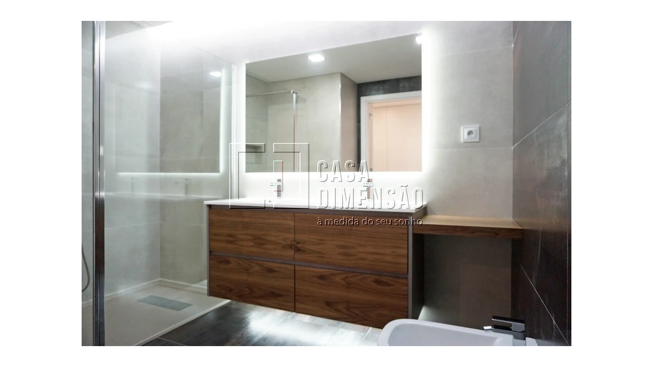 Apartamento T2 para Venda em Porto Salvo Foto 50