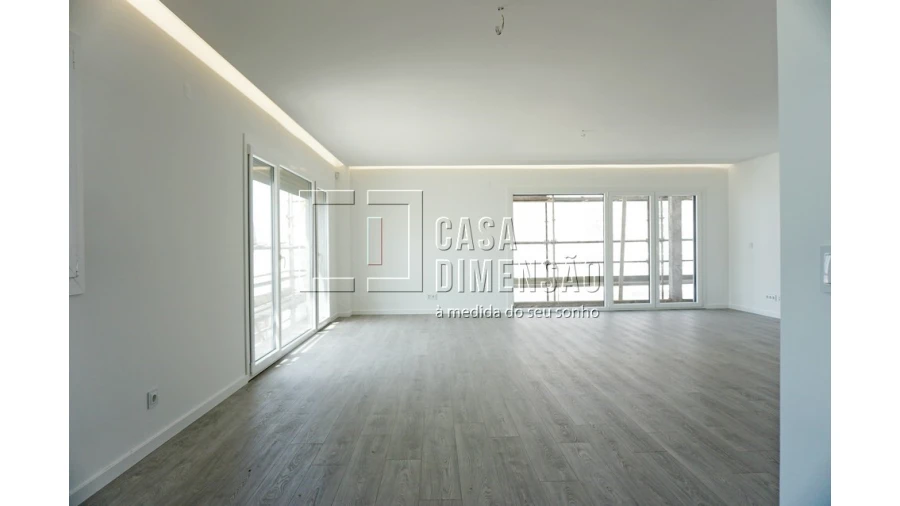 Apartamento T2 para Venda em Porto Salvo Foto 7