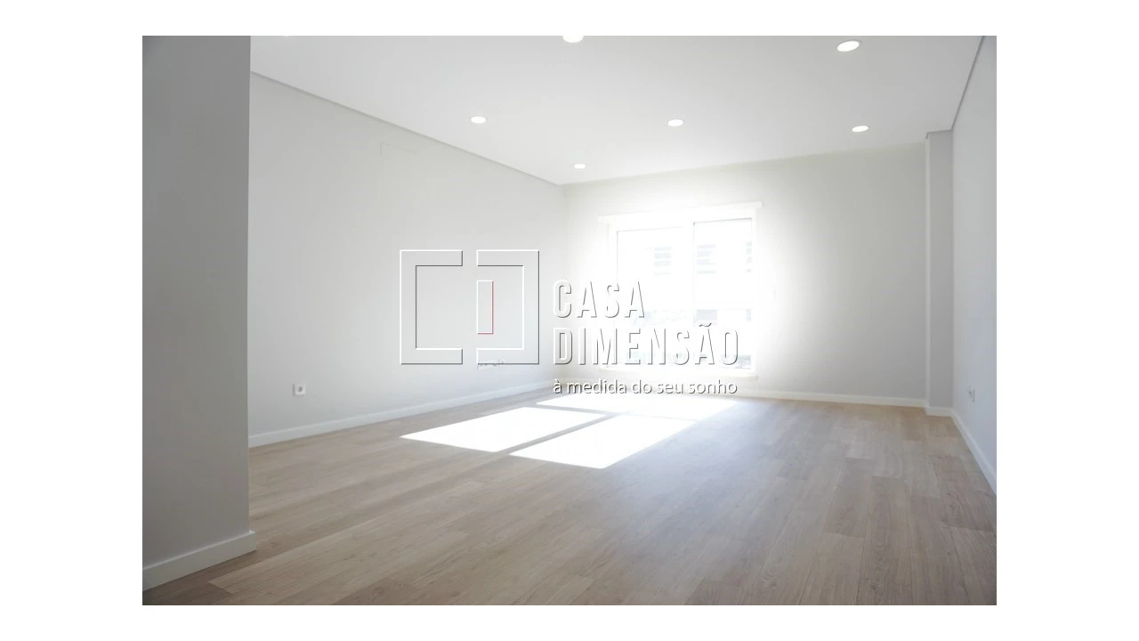 Apartamento T2 para Venda em Carnaxide e Queijas Foto 2