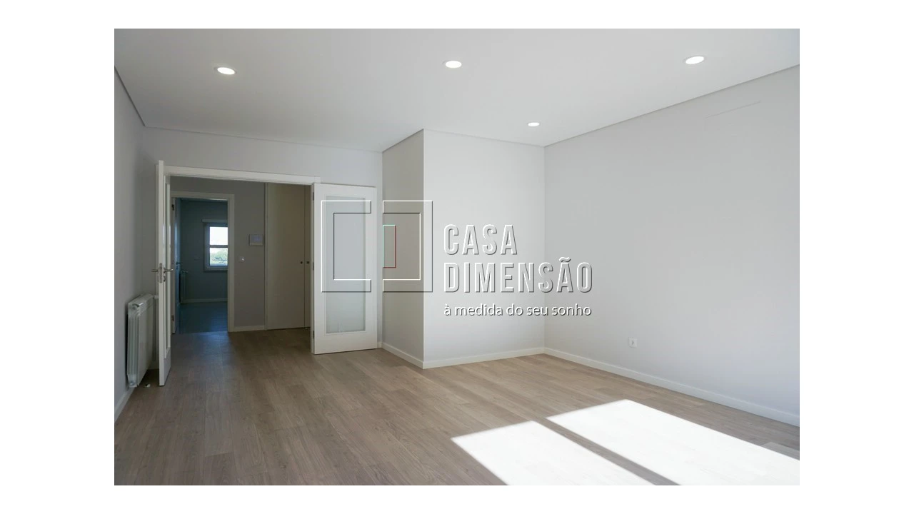Apartamento T2 para Venda em Carnaxide e Queijas Foto 5