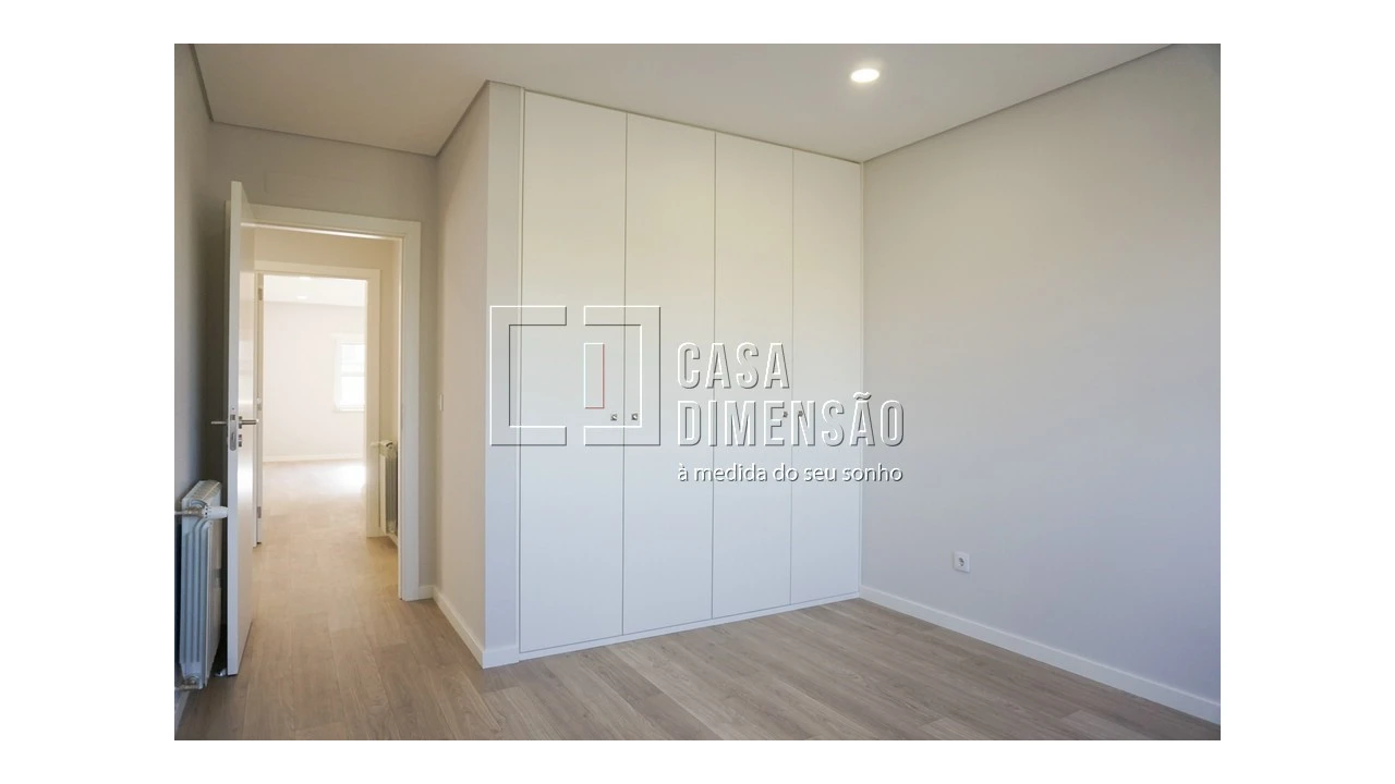 Apartamento T2 para Venda em Carnaxide e Queijas Foto 16