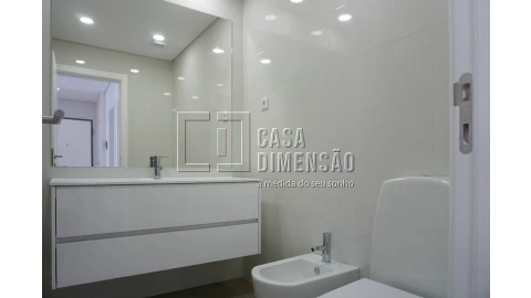 Apartamento T2 para Venda em Carnaxide e Queijas