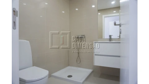 Apartamento T2 para Venda em Carnaxide e Queijas