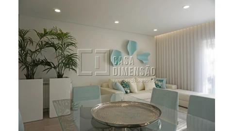 Apartamento T2 para Venda em Carnaxide e Queijas