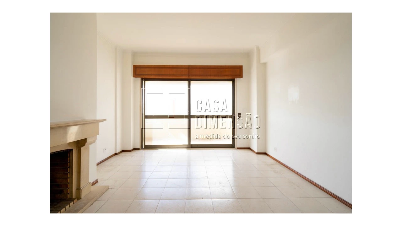 Apartamento T2 para Venda em Carnaxide e Queijas Foto 2