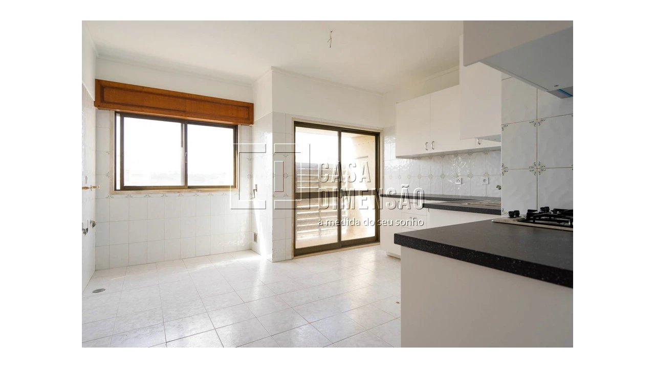 Apartamento T2 para Venda em Carnaxide e Queijas Foto 5