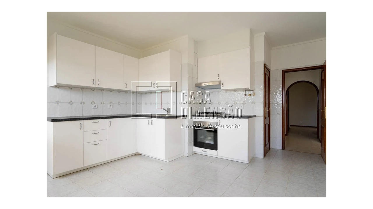 Apartamento T2 para Venda em Carnaxide e Queijas Foto 7