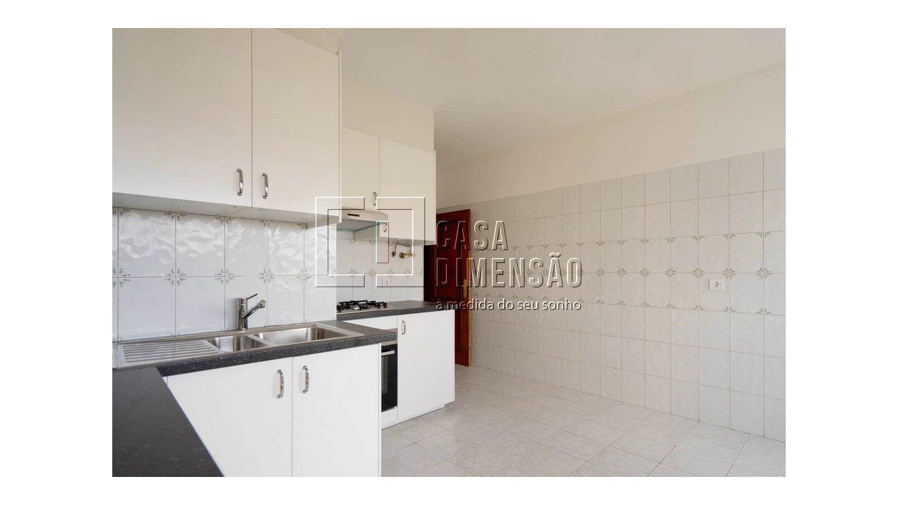 Apartamento T2 para Venda em Carnaxide e Queijas Foto 8